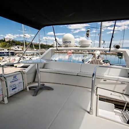 Luxury Living On A Yacht