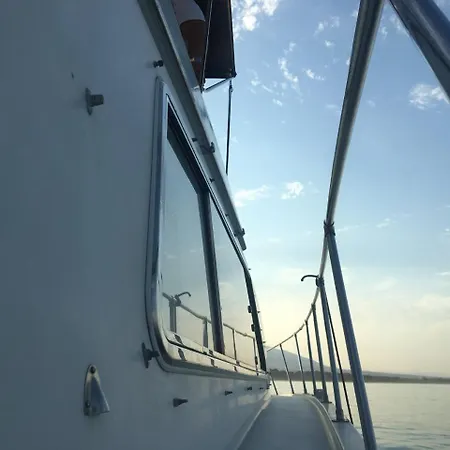Botel Luxury Living On A Yacht *