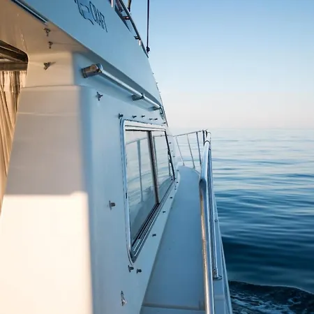Luxury Living On A Yacht *