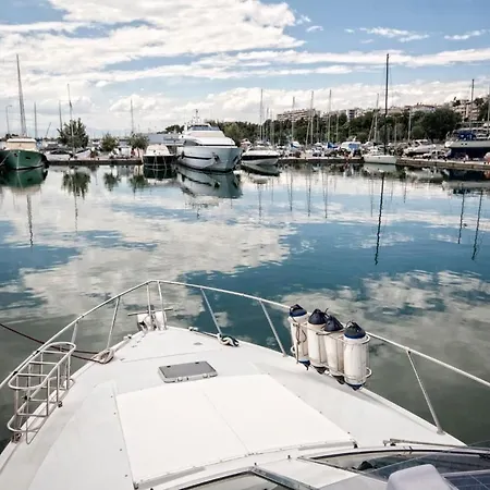 Botel Luxury Living On A Yacht