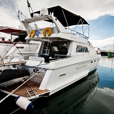 Luxury Living On A Yacht Botel *