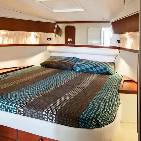 Botel Luxury Living On A Yacht Mykonos Town