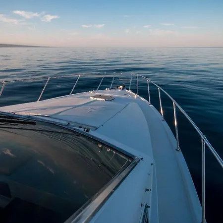 Botel Luxury Living On A Yacht *