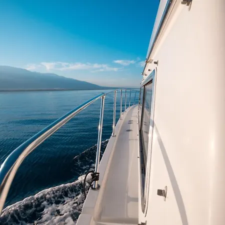 Botel Luxury Living On A Yacht *
